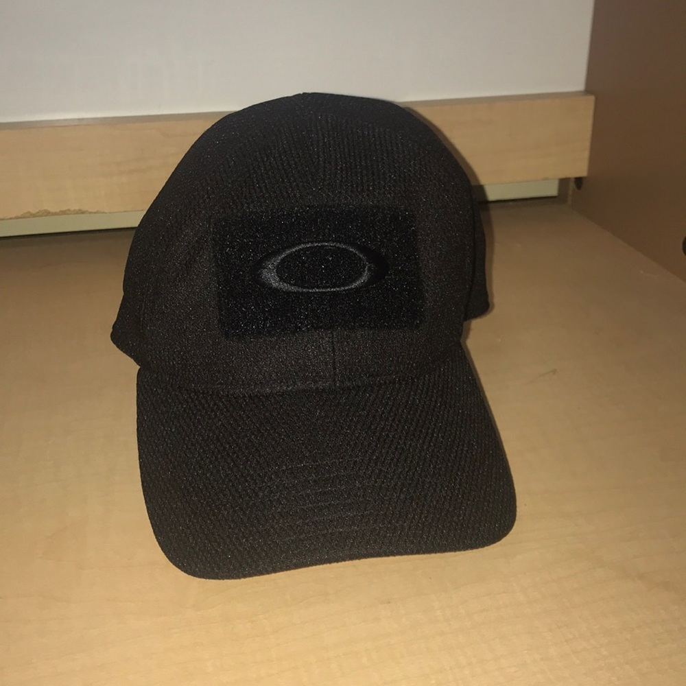 OAKLEY HAT